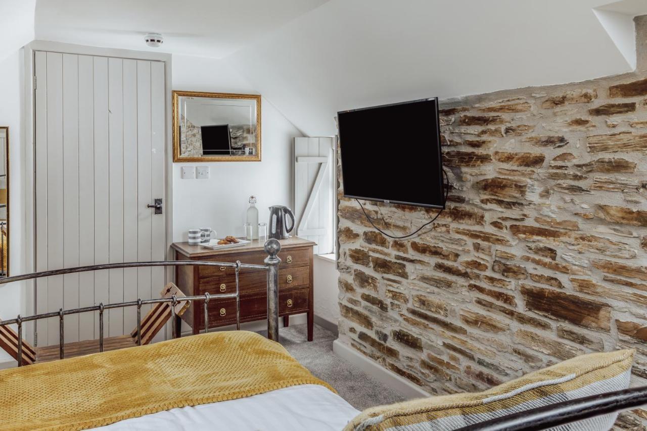The Olde Malthouse Inn Tintagel Exterior photo